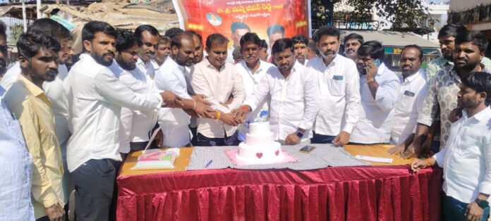 ఘనంగా మన్నె జీవన్ రెడ్డి జన్మదిన వేడుకలు