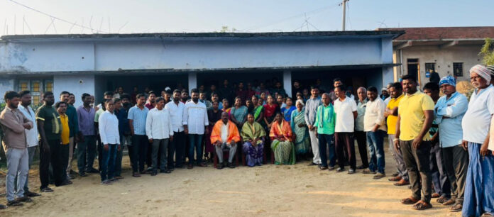 సర్పంచును వార్డు సభ్యులను సన్మానించిన మాల సంఘం సభ్యులు