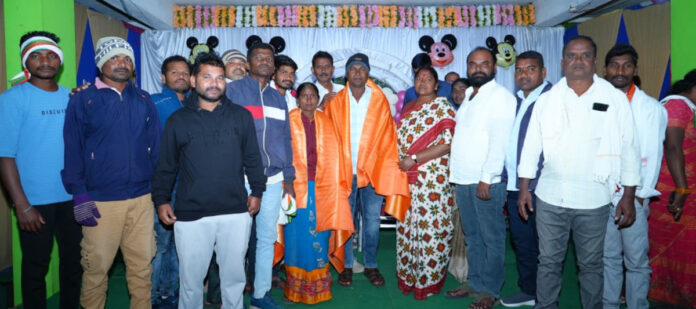 నూతన సర్పంచులను సన్మానించిన మంత్రి సీతక్క