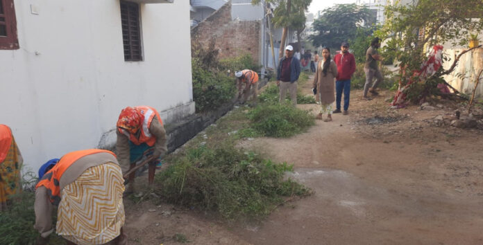 పారిశుధ్ద్య పనులను పరిశీలించిన మున్సిపల్ కమీషనర్