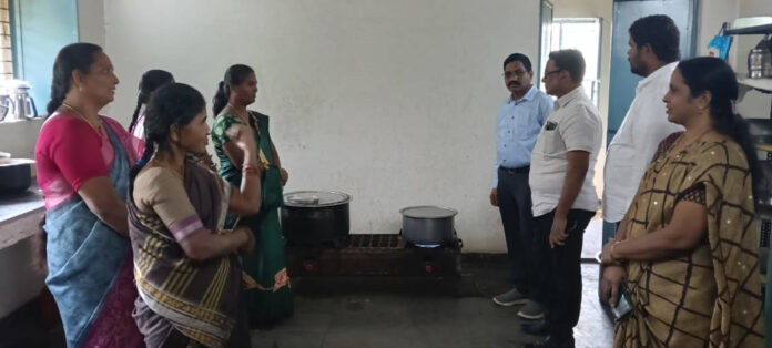 వంద శాతం ఉత్తీర్ణత సాధించాలి