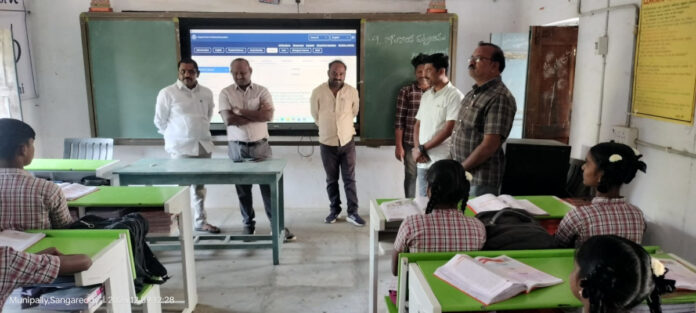 పదిలో శత శాతం ఫలితాలు సాదించాలి