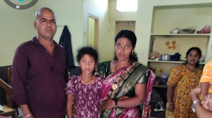 Police hand over missing girl to parents