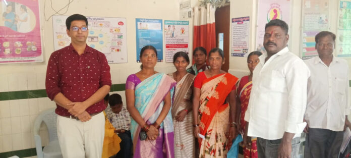 ప్రభుత్వ ఆస్పత్రిని సందర్శించిన సర్పంచ్