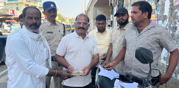 సరైన పత్రాలు లేని నగదు పట్టివేత