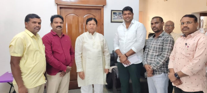 TNGOS employees meet government advisor