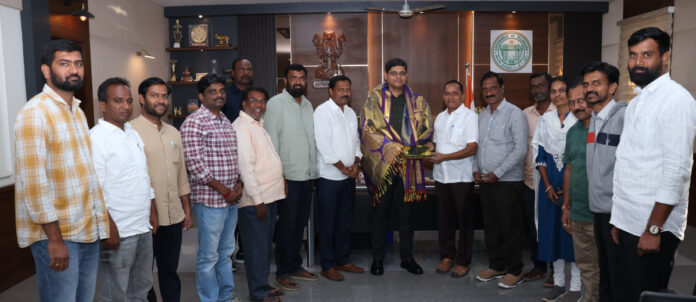 కలెక్టర్ ను సన్మానించిన టిఎన్జీవోఎస్ నాయకులు