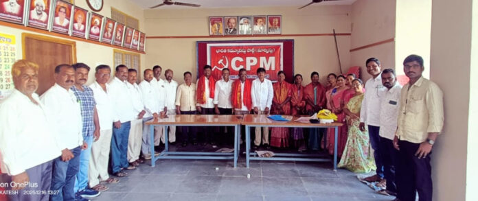 ప్రజా ప్రతినిధి పదవిని గ్రామ సమగ్రాభివృద్ధికై పోరాట ఆయుధంగా మార్చాలి