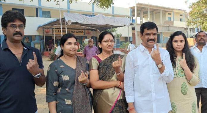 ప్రజాస్వామ్యంలో వెలకట్టలేనిది ఓటు హక్కు