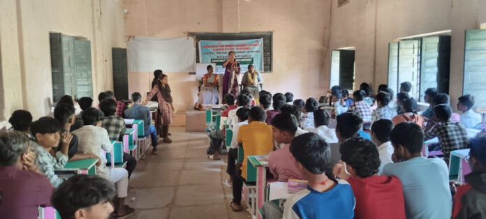 యువ కిశోర బాలురకు లింగ సమానత్వంపై శిక్షణ