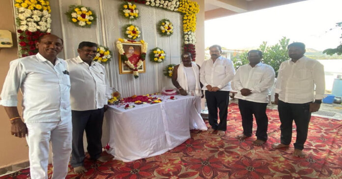 “లల్తవ్వ” ప్రథమ వర్ధంతికి హాజరైన కాంగ్రెస్ నాయకులు