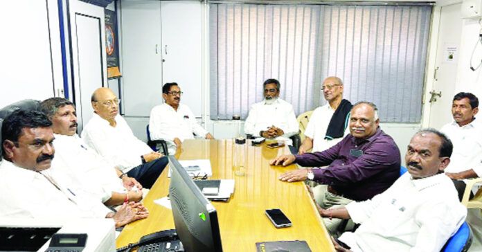 Action plan to ensure that the Manuguru Deep Side Block is awarded to Singareni.