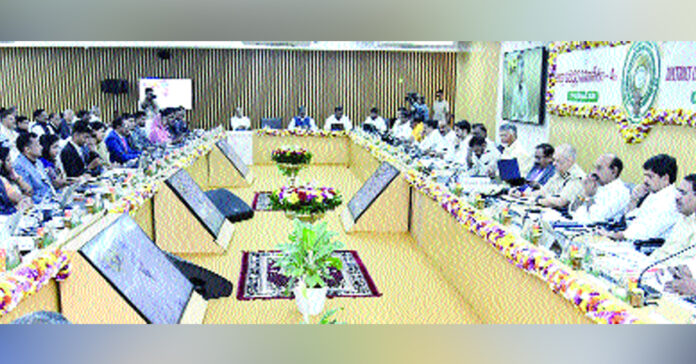 వికేంద్రీకరణతోనే అభివృద్ధి