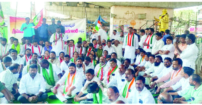 నేషనల్ హెరాల్డ్ కేసులో..గాంధీ కుటుంబంపై బీజేపీ కుట్ర