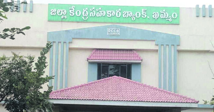 కబంధహస్తాల్లోకి సహకారం!