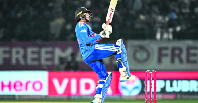 ఆడుతూ పాడుతూ!