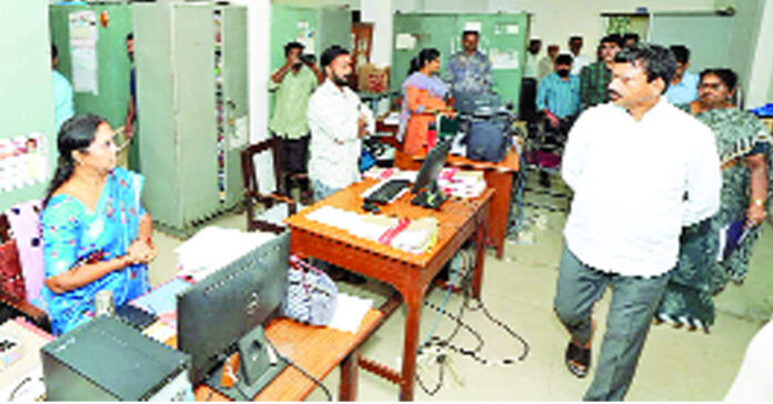 ఒకే గొడుగు కిందకు రెవెన్యూ, రిజిస్ట్రేషన్, సర్వే విభాగాలు