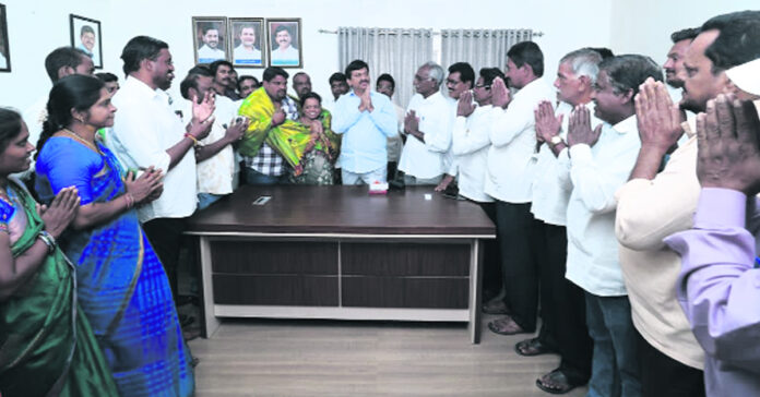 గ్రామాల్లో ప్రజలకు మెరుగైన పాలన అందించాలి