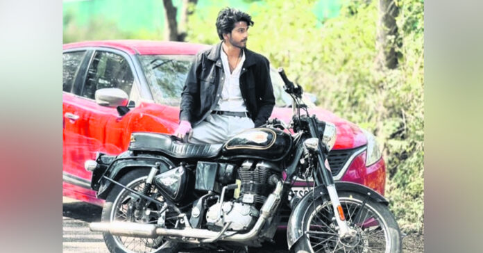 బీటెక్ విద్యార్థి దారుణ హత్య