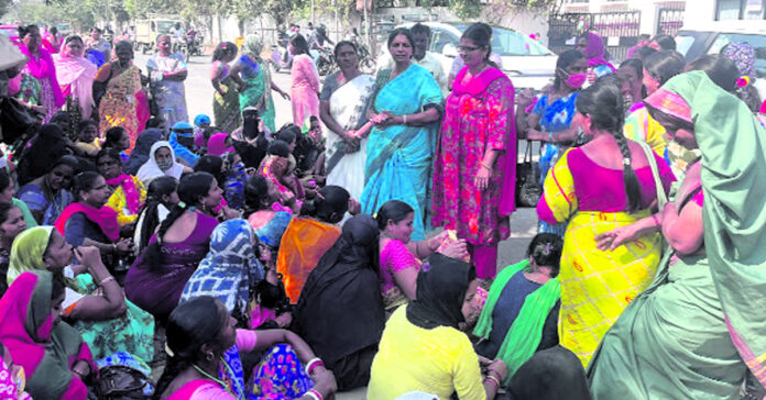 ‘షాహి గార్మెంట్’లో కనీస వేతనం రూ.15వేలివ్వాలి