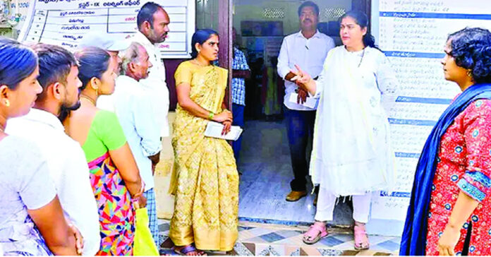 తొలిదశ సర్పంచ్ నామినేషన్లు 25,654