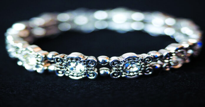 వెండి ధగధగలు