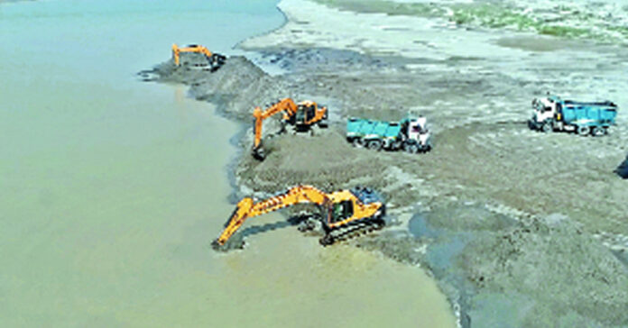 Sandstones in Yamuna River