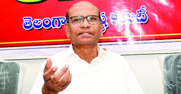 బలిపీఠంపై కార్మికుల భవితవ్యం