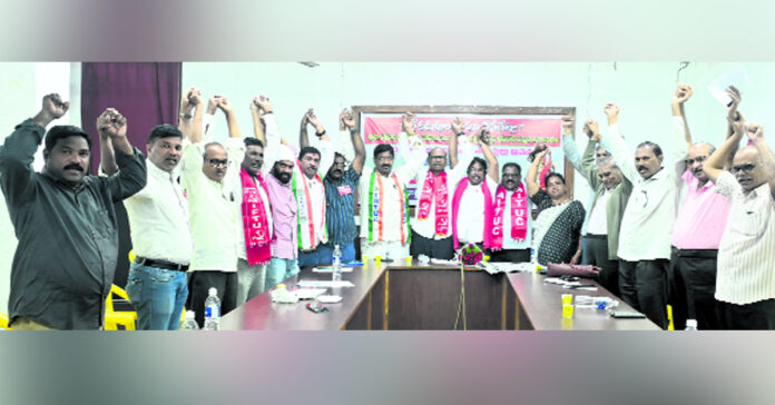 షాహి కార్మికుల పోరాటం స్ఫూర్తిదాయకం