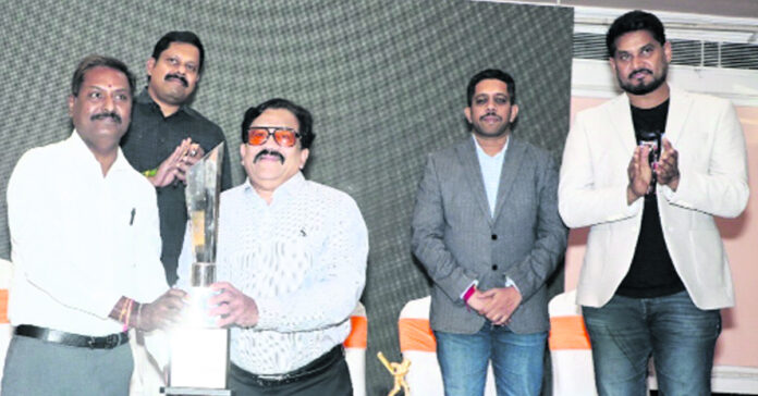 నెక్ జేపీఎల్ ట్రోఫీ ఆవిష్కరణ