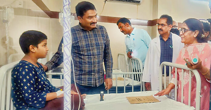 మైనార్టీ గురుకుల హాస్టల్లో ఫుడ్ పాయిజన్