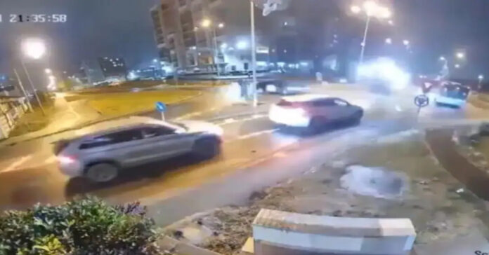 స్పృహ తప్పిన డ్రైవర్.. గాల్లోకి ఎగిరిన మెర్సిడస్ కారు