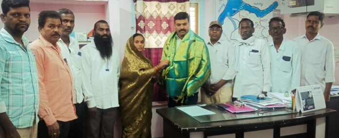 Veerannagutta Sarpanch honours SS man