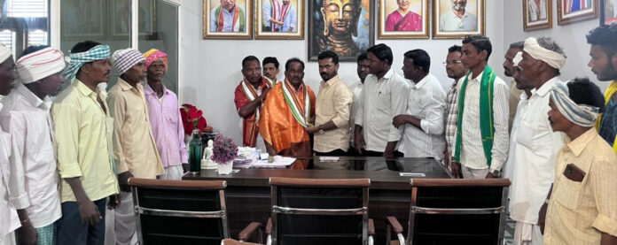 Venkatapur Sarpanch joins Congress