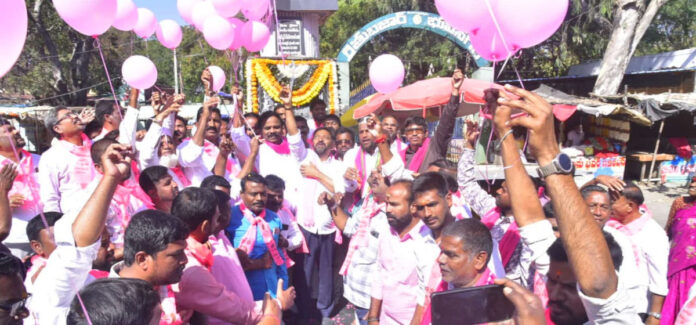 బీఆర్ఎస్ ఆధ్వర్యంలో ఘనంగా విజయ దివస్