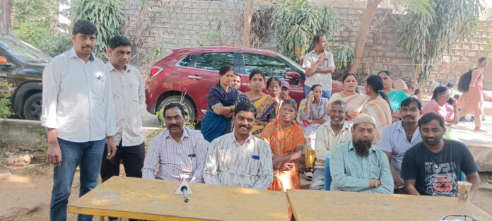 కాంట్రాక్ట్ నాన్ టీచింగ్ సిబ్బంది వేతనాలు పెంచాలి