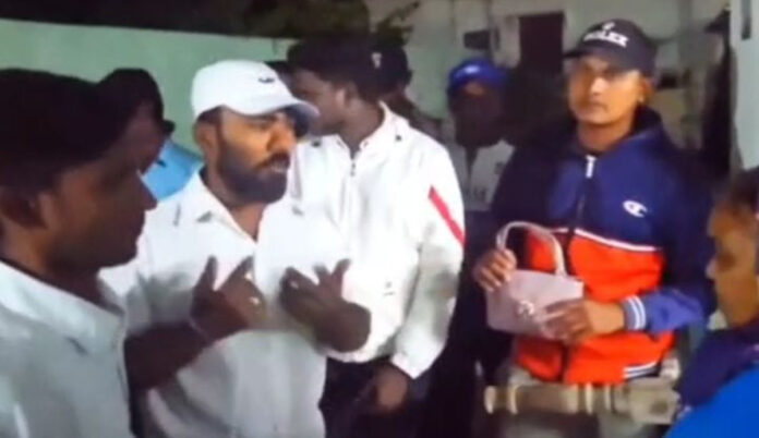 ఉప్లూర్ లో అభ్యర్థులుగా బరిలో నిలచిన యువత