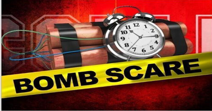 యూనివర్సిటీలకు బాంబు బెదిరింపు