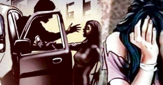 కారులోనే మైనర్పై దారుణం