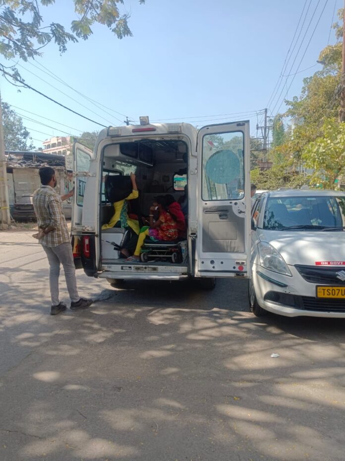 పాఠశాలలో ఫుడ్ పాయిజన్..100 మందికి పైగా విద్యార్థులకు అస్వస్థత