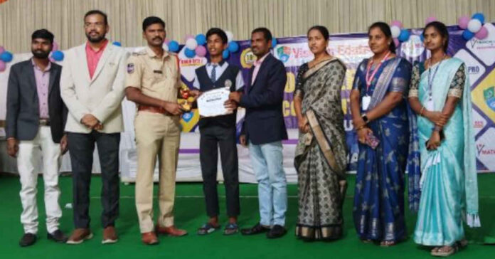 వేదిక్ మ్యాథ్స్, అబాకస్ జిల్లా టైటిల్ కైవసం చేసుకున్న వెల్గటూర్ లిటిల్ ఫ్లవర్ విద్యార్థులు