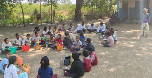 ప్రభుత్వ పాఠశాలను పరిశీలించిన నూతన సర్పంచ్