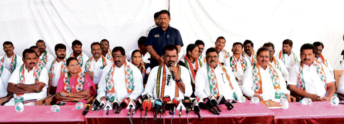 వెన్నుపోటు రాజకీయాల వల్లే పార్టీకి నష్టం