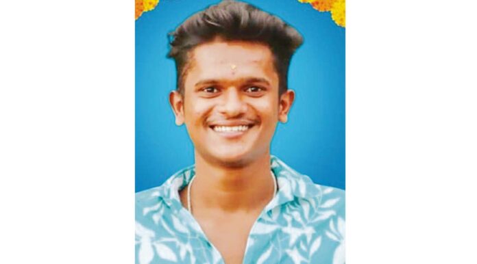 ఆన్లైన్ బెట్టింగ్కు మరో యువకుడు బలి