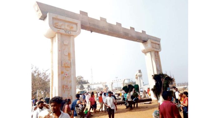 కాకతీయుల కంటే ముందే ఆదివాసీ దేవతల చరిత్ర