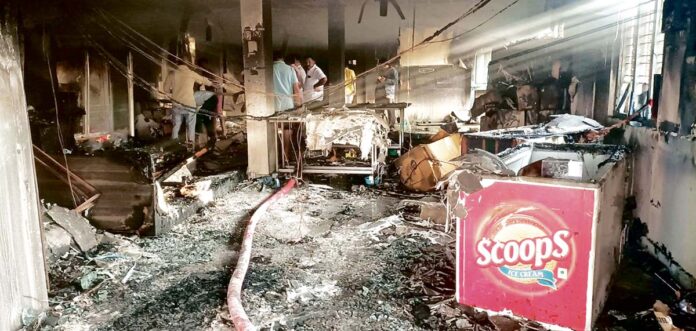 బార్ అండ్ రెస్టారెంట్లో.. అగ్ని ప్రమాదం