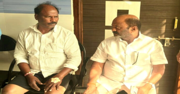 ఉపసర్పంచ్ పైడిని పరామర్శించిన మాజీ ఎమ్మెల్యే చల్లా