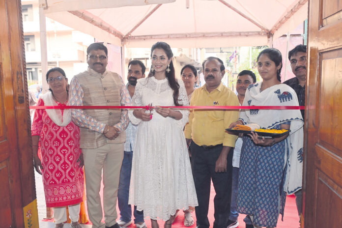 అమీర్పేటలో స్పెషల్ హాండ్లూమ్ ఎక్స్పో ప్రారంభం