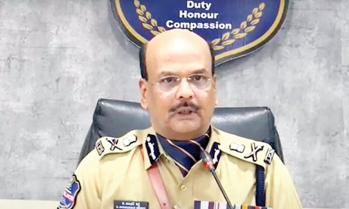 సమ్మక్క సారక్క జాతరలో సీటీఎంఎస్ రిస్ట్ బ్యాండ్