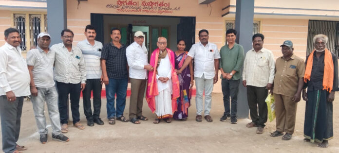 విశ్రాంత ప్రధానోపాధ్యాయులకు ఘన సన్మానం